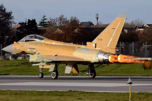 Hàng loạt tiêm kích Eurofighter Typhoon đến Trung Đông sẵn sàng tấn công