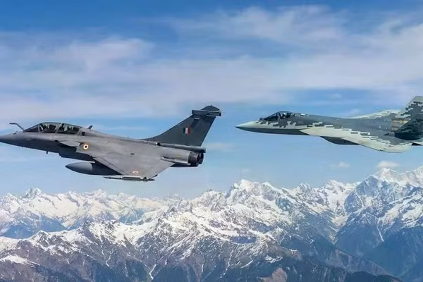 MW đánh giá khả năng chiến đấu của Rafale trong cuộc đối đầu với Su-57