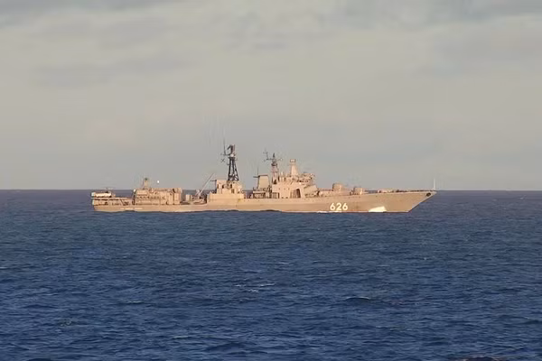Tàu khu trục hạng nhẹ Udaloy cổ điển vẫn tỏ ra mạnh hơn HMS Duncan của Anh