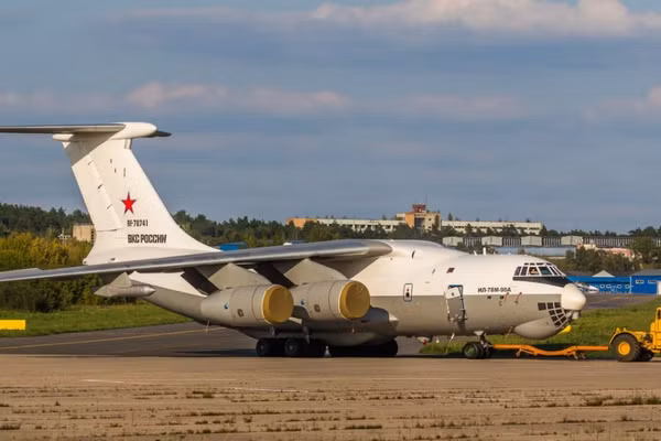 Trung Quốc âm thầm mua gom máy bay tiếp dầu Il-78MK-90A tối tân nhất của Nga?