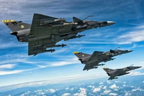 Không quân Colombia tiến hành không kích gần biên giới Venezuela
