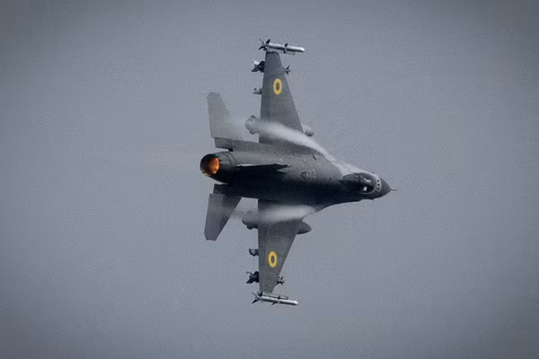 F-16 Ukraine bắn hạ 38 tên lửa hành trình trong cuộc tấn công quy mô lớn của Nga