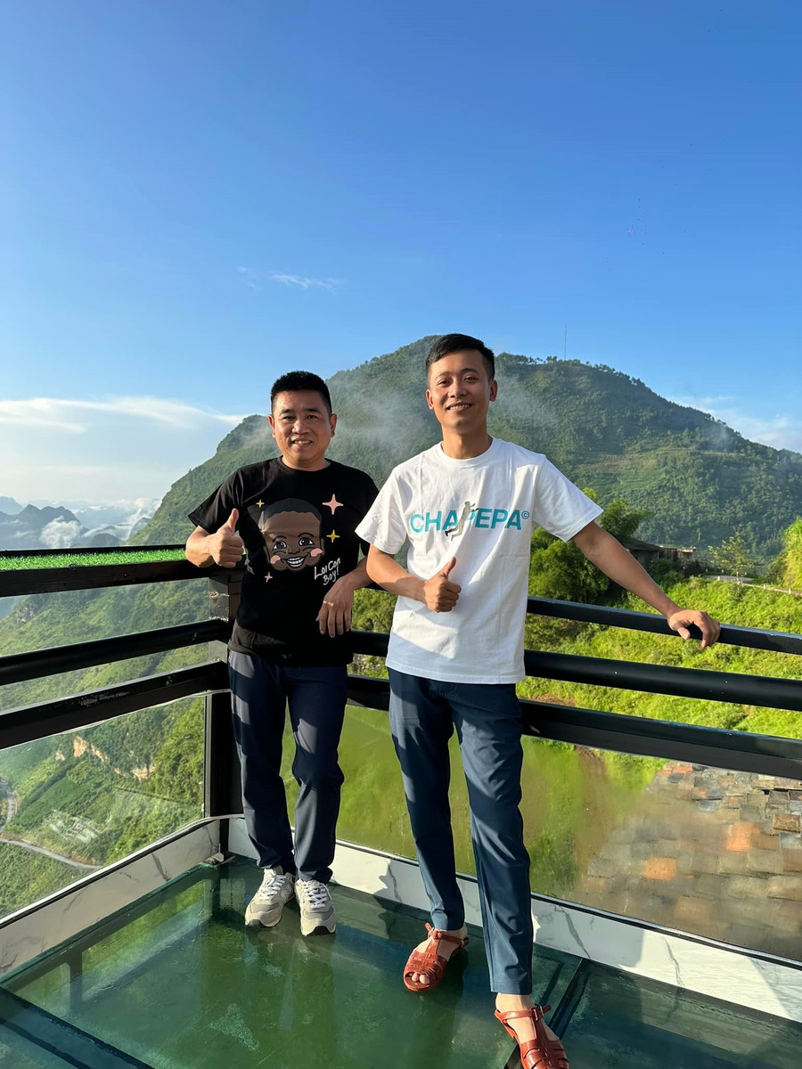 Tiến Nguyễn - người anh em thân thiết, thường xuất hiện bên Quang Linh Vlogs. quang-linh-01.jpg