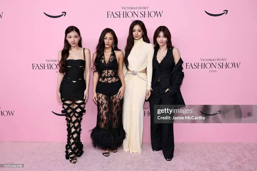 TWICE gây chú ý tại Victoria's Secret Fashion Show 2025 với trang phục táo bạo. twice-1.jpg
