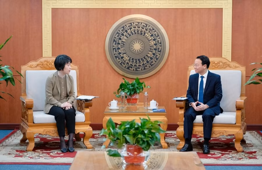 Buổi tiếp song phương giữa Bộ trưởng Đỗ Đức Duy và Thứ trưởng Bộ Sinh thái và Môi trường Trung Quốc, sáng 16/4 tại Hà Nội. Ảnh: Quỳnh Chi.