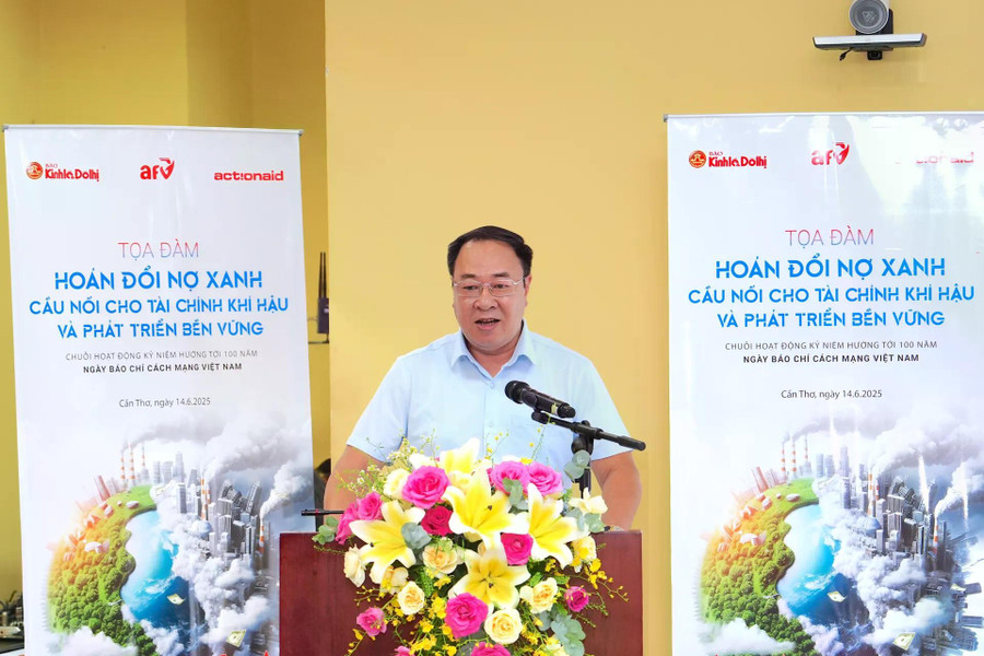 Phó Tổng Biên tập Báo Kinh tế & Đô thị Nguyễn Xuân Khánh phát biểu tại Toạ đàm. (Ảnh: Lại Tấn) Phó Tổng Biên tập Báo Kinh tế & Đô thị Nguyễn Xuân Khánh phát biểu tại Toạ đàm. (Ảnh: Lại Tấn)