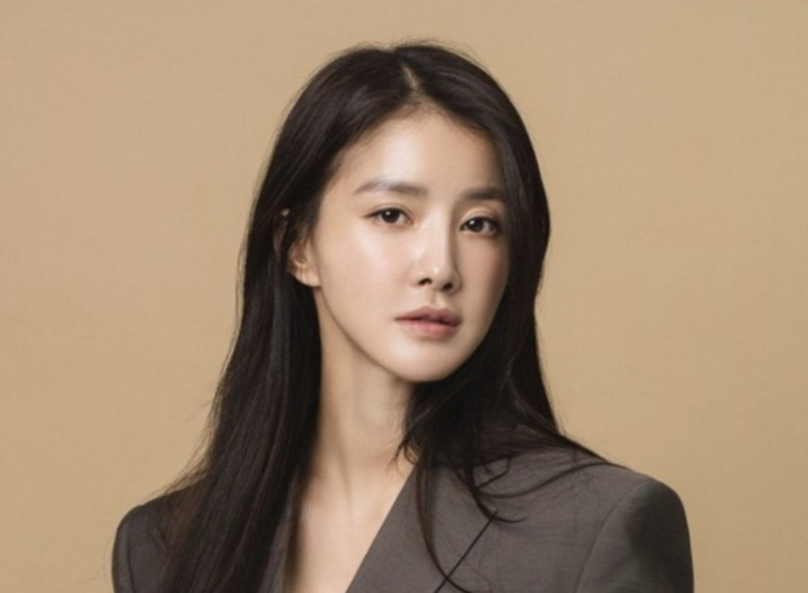 lee-si-young-1.png