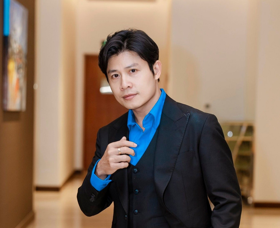 Nam nhạc sĩ nổi tiếng Nguyễn Văn Chung trở thành tân sinh viên ở tuổi U50