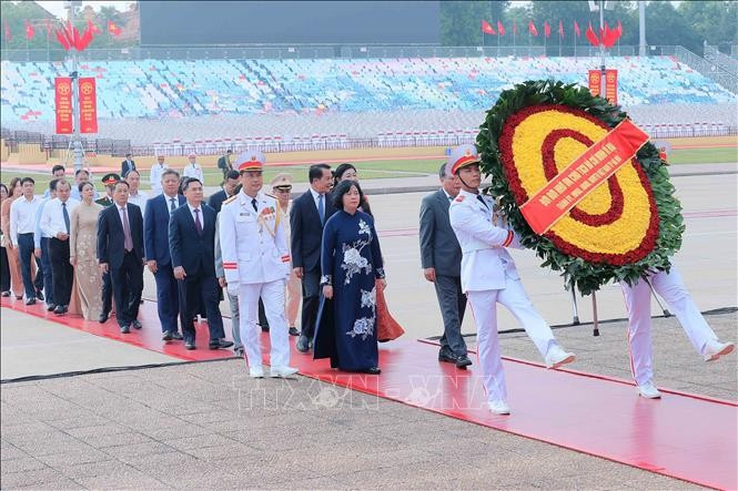 chu-tich-ho-chi-minh-9.jpg