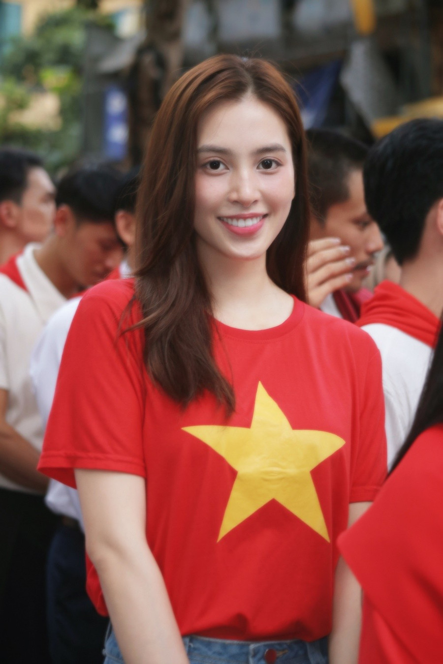 Hoa hậu Tiểu Vy tập luyện tại Hà Nội chuẩn bị cho lễ diễu binh lịch sử kỷ niệm 80 năm Quốc khánh. dau-an-cua-hoa-hau-bao-ngoc-va-tieu-vy-10.jpg