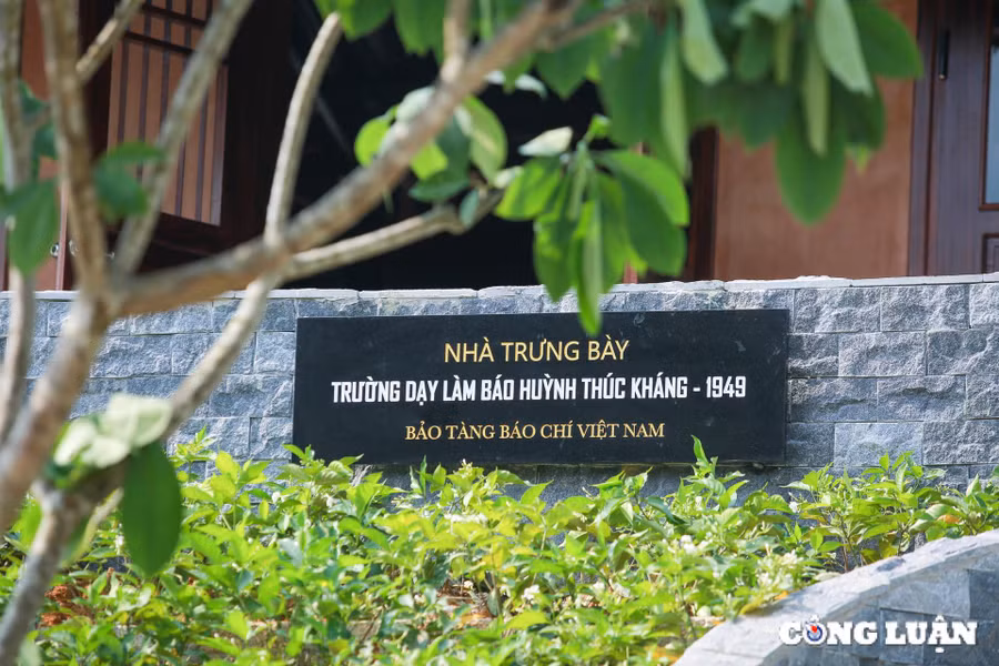 Huỳnh Thúc Kháng 7.jpg