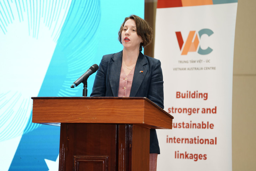 Bà Renee Deschamps - Phó Đại sứ Australia tại Việt Nam. anh-1.jpg