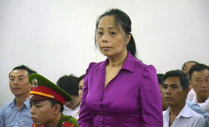 Hoa hậu Quý bà Trương Thị Tuyết Nga tại tòa. thuy-tien-4.jpg