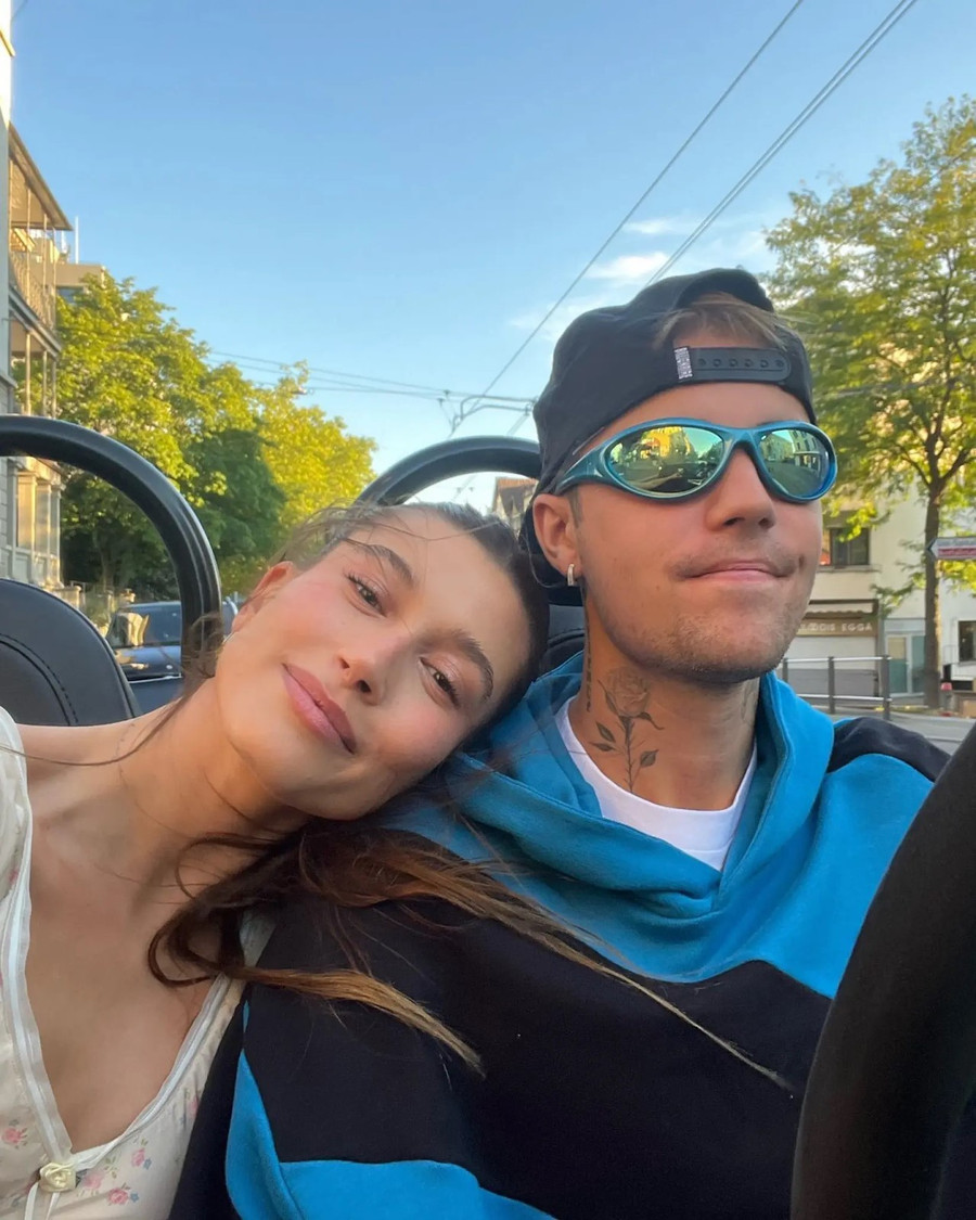 Justin Bieber và bà xã Hailey Bieber. justin-bieber-2.jpg