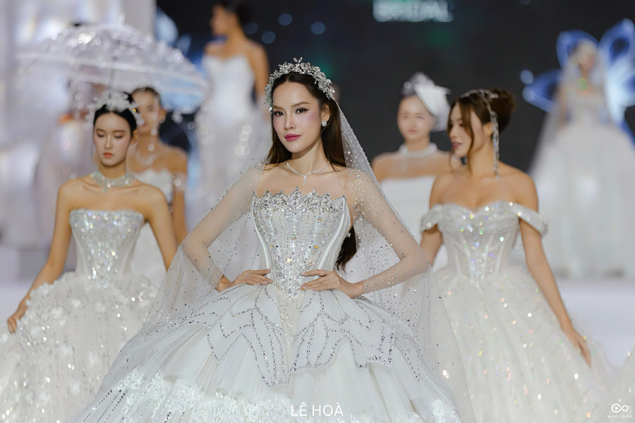Hoa hậu Lê Hoàng Phương là “chiến binh thời trang” thực thụ. 965fab3e-14ad-4d06-a488-de573b2cb584.jpg