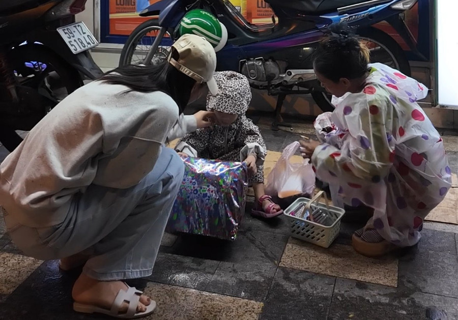 Không chỉ là một hoa hậu, Thiên Ân còn là người “chị” đầy yêu thương. img-0525.png