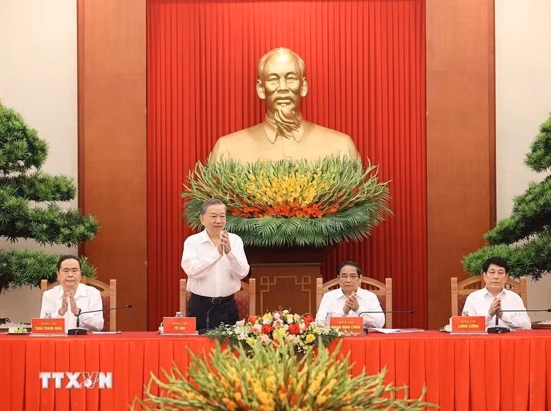 Bộ Chính trị 05.jpg