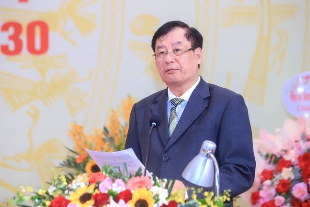 TS. Trần Công Phàn – Phó Bí thư Đảng ủy, Phó Chủ tịch Thường trực Hội Luật gia Việt Nam.