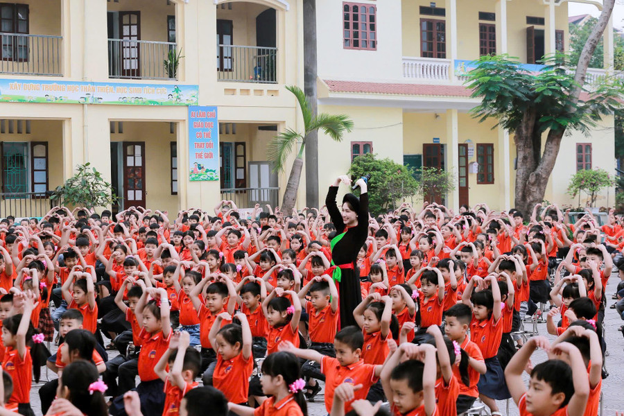 Hòa Minzy lập kỷ lục chưa từng có trong lịch sử Vpop