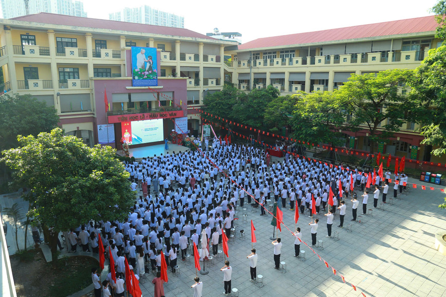 ha-huy-tap-1.jpg