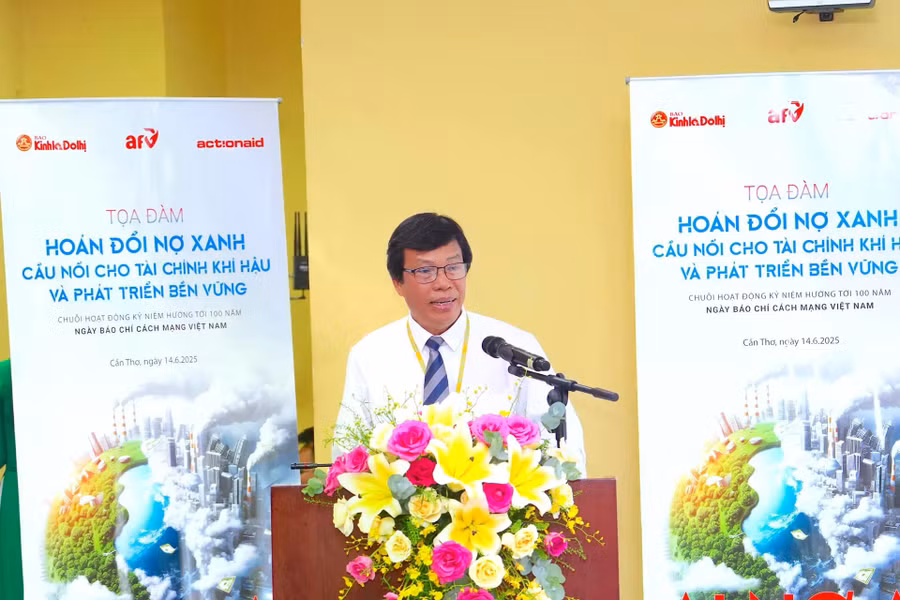 GS TS Trần Ngọc Hải, Phó Hiệu trưởng Trường Đại học Cần Thơ phát biểu tại Tọa đàm. (Ảnh: Lại Tấn)