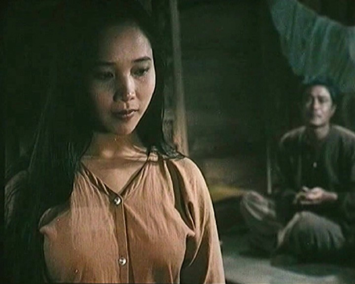 Nghệ sĩ Lê Vy giấu đạo diễn mang bụng bầu đến phim trường. cay-bach-dan-4.jpg