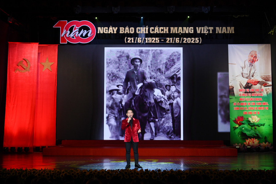 chuong-trinh-nghe-thuat-100-nam-bao-chi-6884.jpg