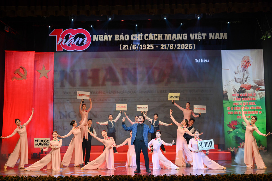 Một số tiết mục văn nghệ đặc sắc tại chương trình. chuong-trinh-nghe-thuat-100-nam-bao-chi-7151.jpg