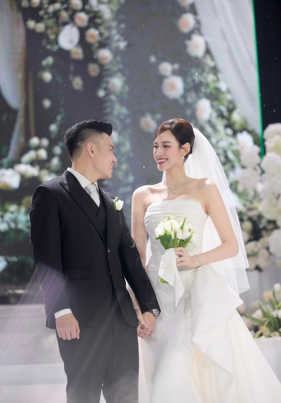 Dàn hoa, á hậu đồng loạt vắng mặt trong đám cưới của Đỗ Hà tại Quảng Trị. do-ha-1.jpg