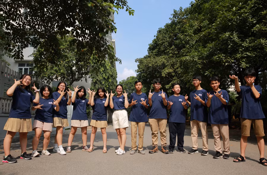 trường chuyên 2.jpg