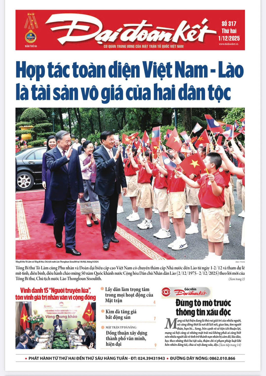 Trang bìa Báo Đại đoàn kết số ra ngày 1/12/2025 có mặt trên chuyên cơ của Hãng hàng không quốc gia Vietnam Airlines phục vụ chuyến công tác của Tổng Bí thư Tô Lâm và phu nhân tại chuyến thăm cấp nhà nước tới Lào theo lời mời của Tổng Bí thư, Chủ tịch nước Thongloun Sisoulith và phu nhân, ngày 1-2/12.