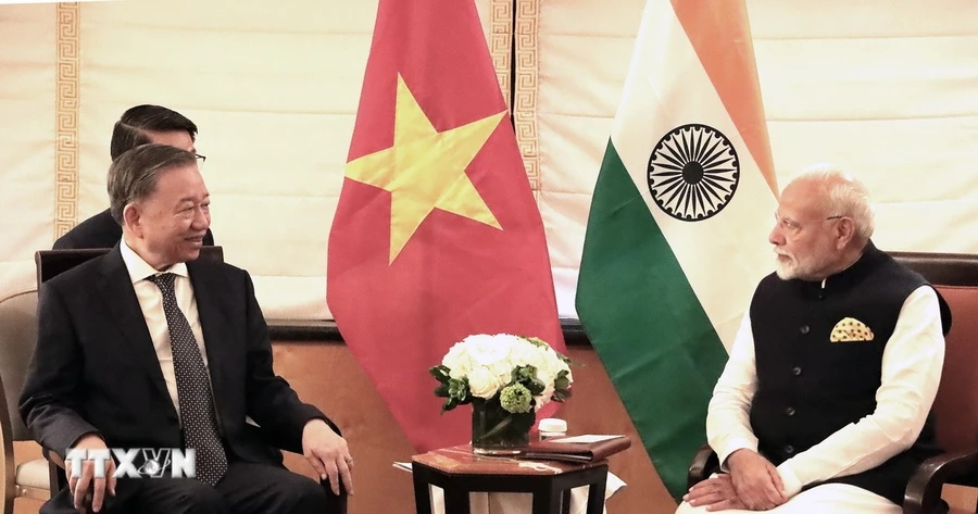 Tổng Bí thư, Chủ tịch nước Tô Lâm gặp Thủ tướng Ấn Độ Narendra Modi. (Ảnh: Thanh Tuấn/TTXVN)