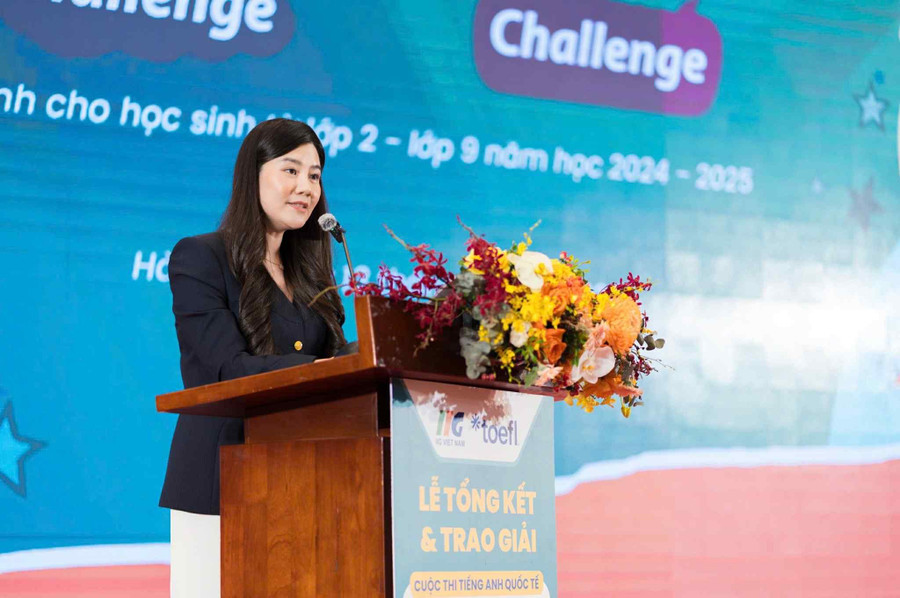 Bà Đoàn Nguyễn Vân Khanh – Giám đốc điều hành, Tổ chức Giáo dục IIG Việt Nam, Trưởng Ban tổ chức cuộc thi phát biểu. a2.jpg