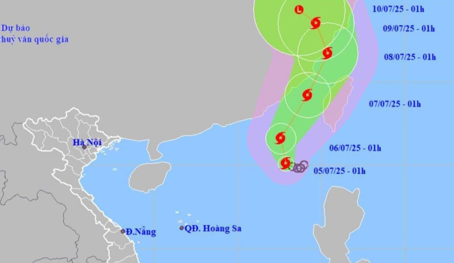 Dự báo vị trí và hướng di chuyển bão số 2 lúc 1h sáng 5/7. Ảnh: NCHMF. bao.jpg