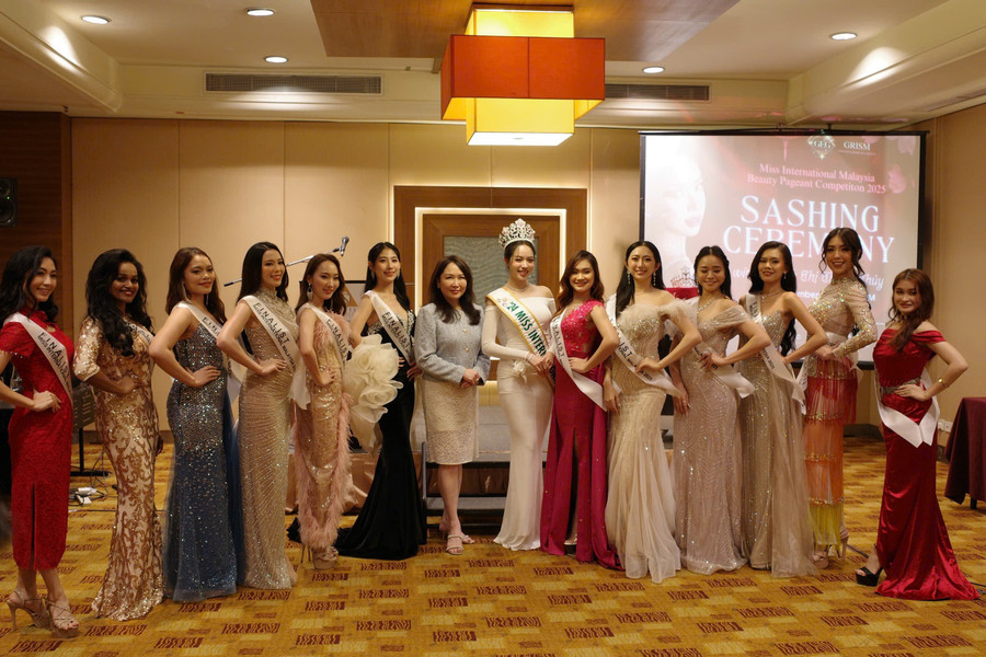 Hoa hậu Thanh Thủy làm Giám khảo Miss International Malaysia 2025. le-trao-sash-cho-thi-sinh-miss-international-malaysia.jpg