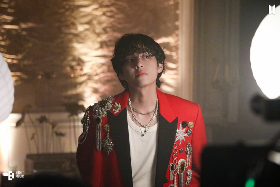 V (BTS) sở hữu nhan sắc ấn tượng cùng tài năng xuất chúng. v-2.jpg