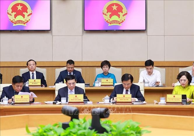 Các thành viên Chính phủ tham dự phiên họp. (Ảnh: Dương Giang/TTXVN) Các thành viên Chính phủ tham dự phiên họp. (Ảnh: Dương Giang/TTXVN)