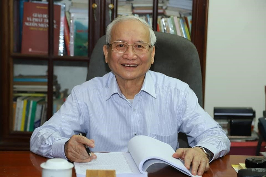 Phó Giáo sư, Tiến sĩ, Bác sĩ, Nhà giáo Nhân dân Nguyễn Võ Kỳ Anh.