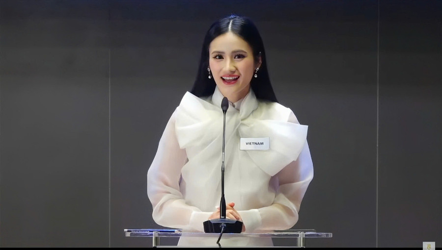 Phần thi Head To Head Challenge của Hoa hậu Ý Nhi tại Miss World. y-nhi.jpg