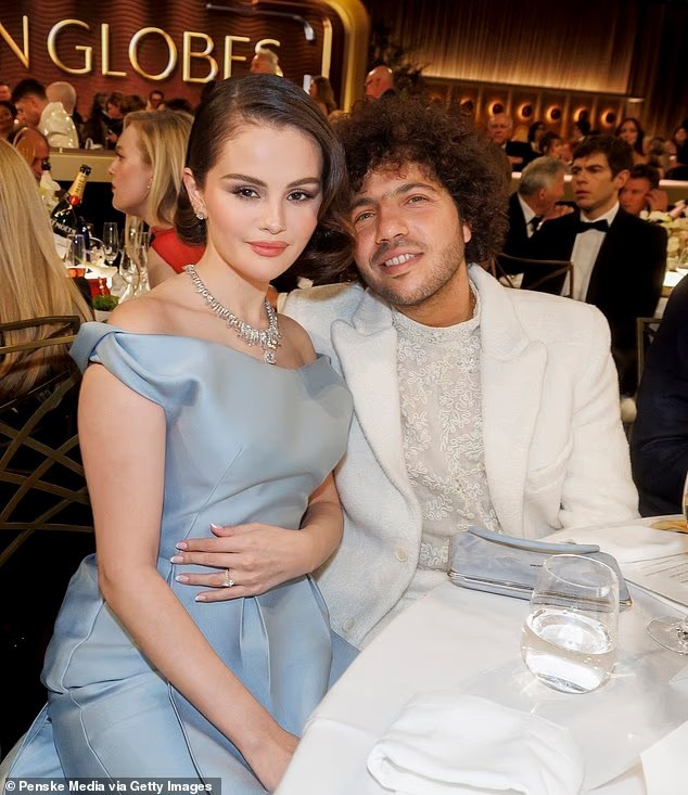 Selena Gomez và Benny Blanco thông báo đính hôn vào tháng 12/2024 sau hơn một năm hẹn hò. selena-gomez-1.jpg
