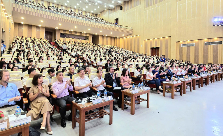 Lễ mít tinh hưởng ứng Ngày Quốc tế giảm nhẹ rủi ro thiên tai và Ngày ASEAN về Quản lý thiên tai năm 2025 thu hút đông đảo người tham gia. thien-tai-4.jpg