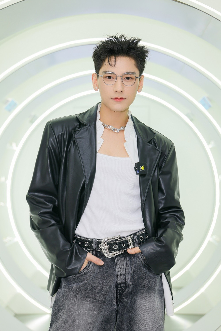 Theo nam ca sĩ, cầu kỳ hay đơn giản đều được, quan trọng là bản thân thấy phù hợp hay không. hmk-nguyentrai-148.jpg