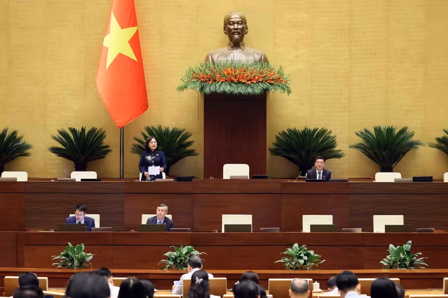 Phó Chủ tịch Quốc hội Nguyễn Thị Hồng điều hành phiên họp chiều 10/4. Ảnh: An Đăng/TTXVN