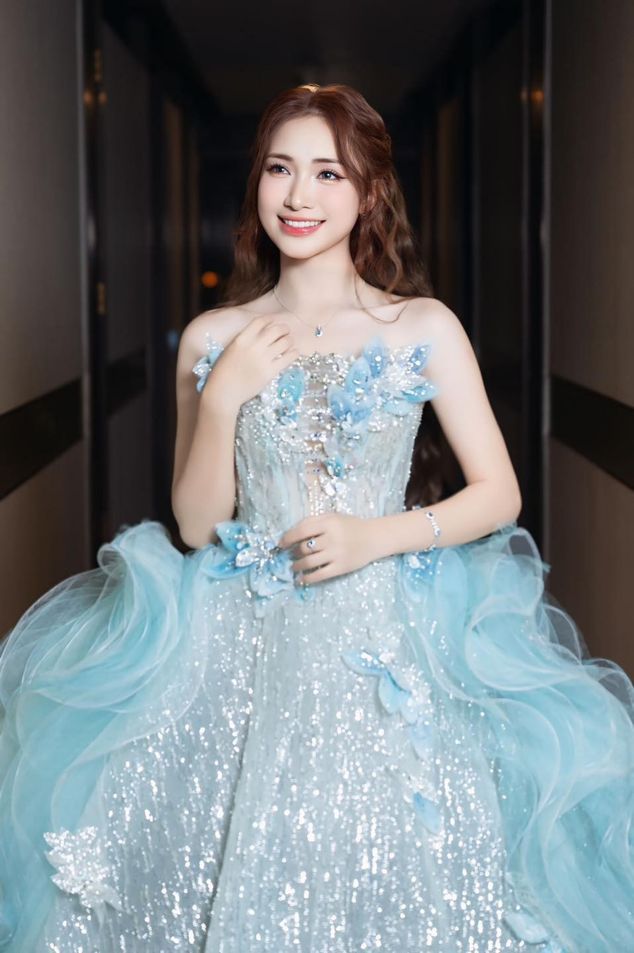 Nữ ca sĩ Hòa Minzy. hoa-minzy-1.jpg