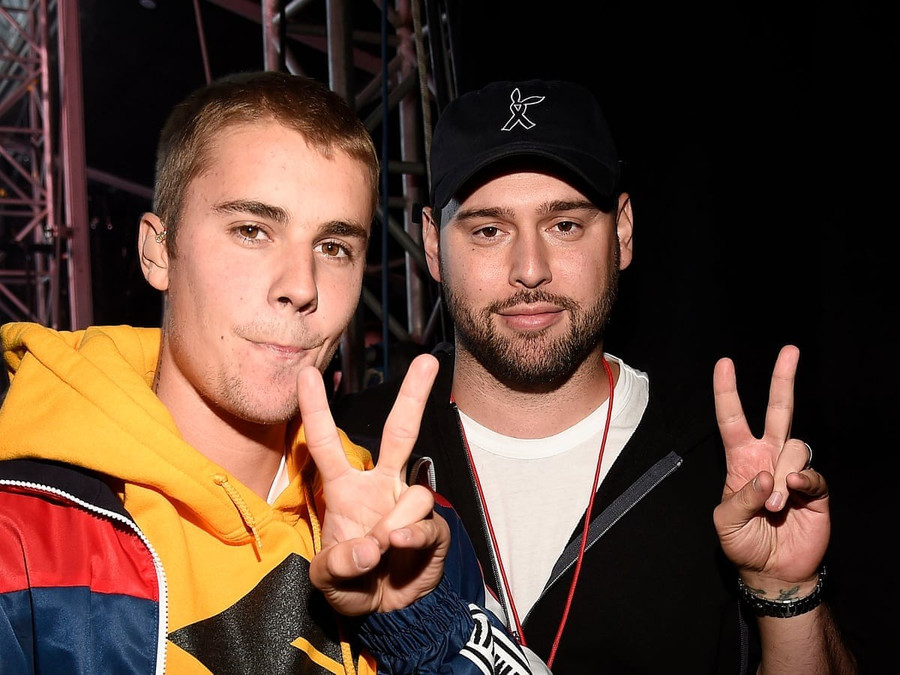 Justin Bieber được cho là đang nợ người quản lý lâu năm Scooter Braun 8,8 triệu USD (228 tỷ đồng). justin-bieber-1.jpg