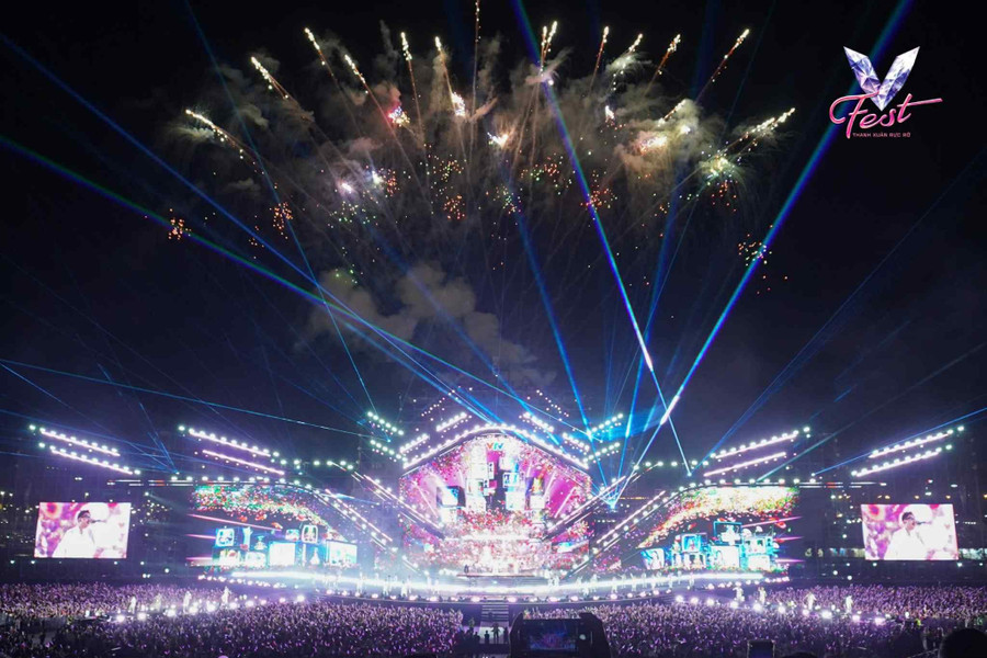Sân khấu bùng nổ ánh sáng của V Fest – Thanh xuân rực rỡ. v-fest-2.jpg