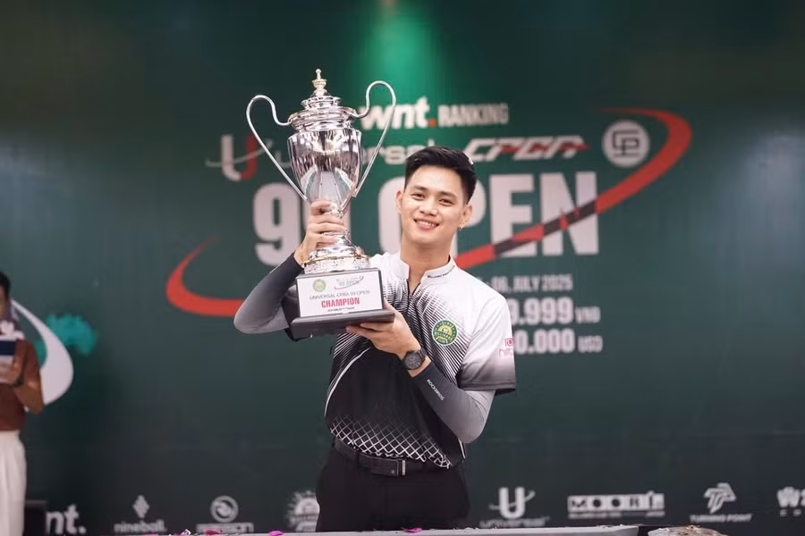 Giải đấu chuyên nghiệp được tổ chức tại Việt Nam.