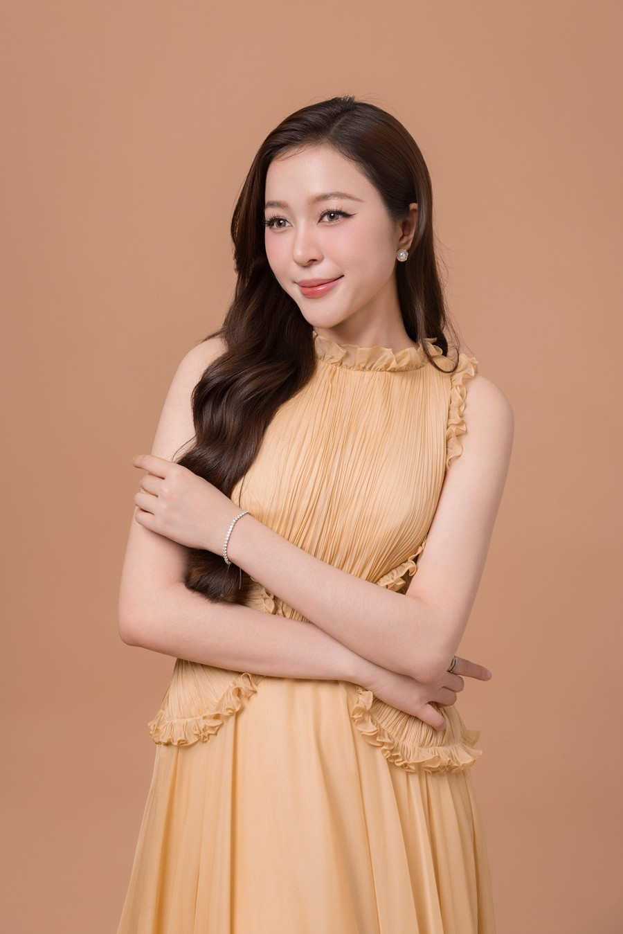 Hoa hậu Kiều Duy công khai can thiệp thẩm mỹ trước khi lên đường tham gia Hoa hậu Quốc tế. kieu-duy-2.jpg