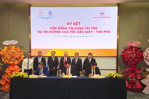 Ký kết hợp đồng tín dụng Dự án cao tốc Dầu Giây - Tân Phú