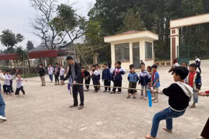 Hoạt động thể chất của học sinh Trường Tiểu học Cẩm Lĩnh. Ảnh: TH Cẩm Lĩnh